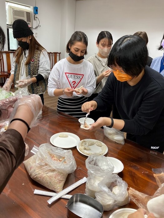 校內外籍生團體班秋季班文化體驗課程 (華人飲食-包水餃體驗)-1圖片