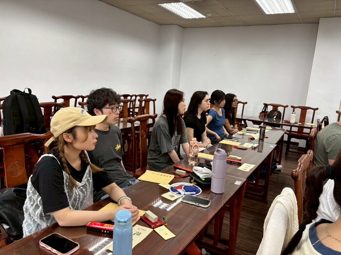 2025.04.09 【2025華語正規密集班】文化課-篆刻體驗 / Cultural Class - Seal carvingImage